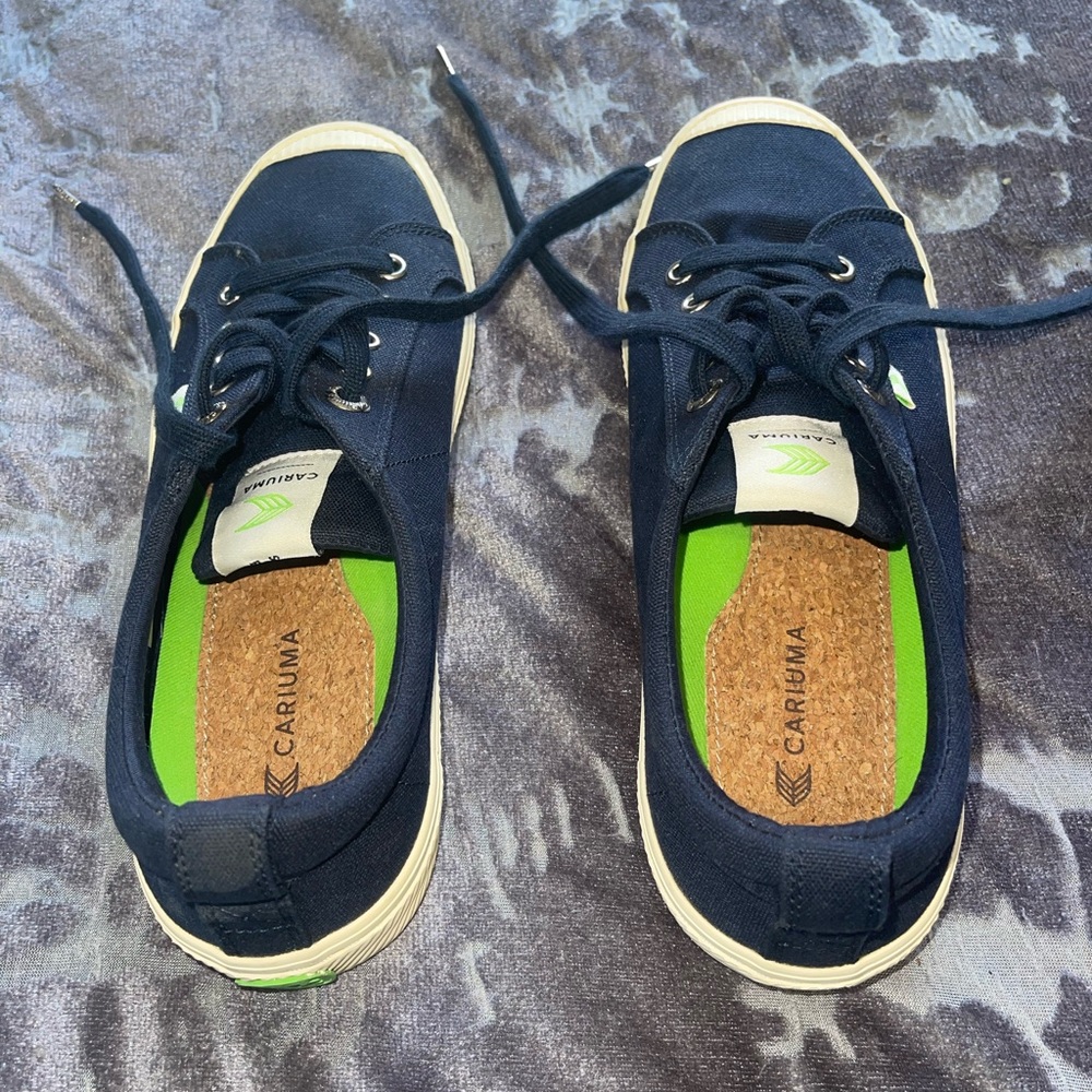Cariuma OCA Low Navy Canvas Sneakers | Women’s 9 | Like New - Picture 2 of 5
